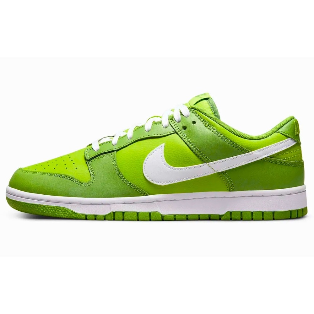 NIKE Dunk Low Retro Green Sneakers